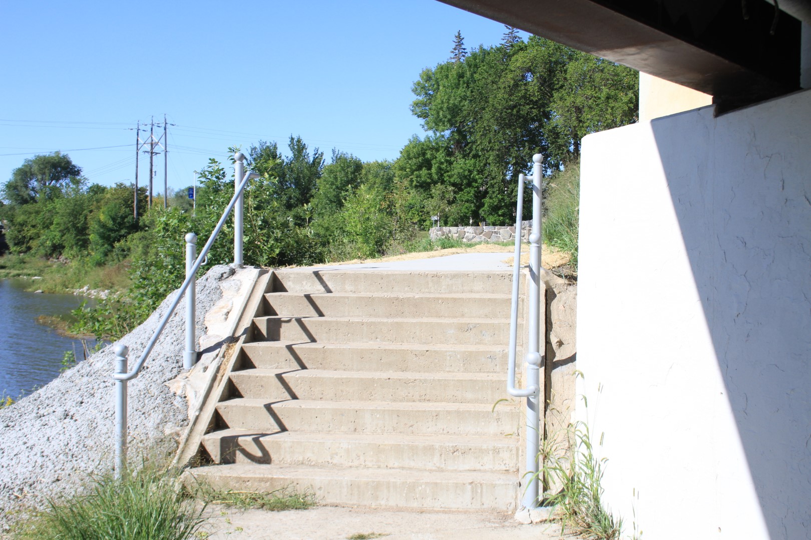 Granite Falls stairs beneath bridge
